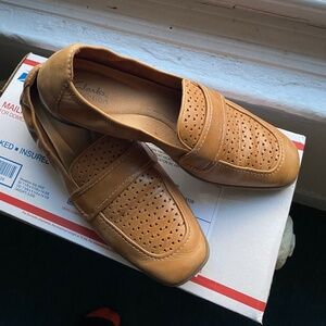 Clarks leather Classic Loafer Sz 10